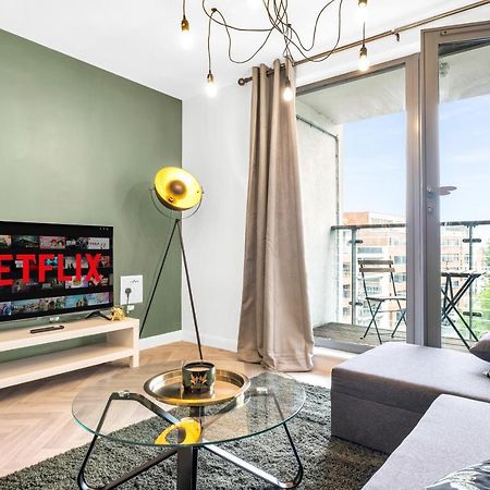 Stylish 4Th Floor 2 Bedroom En Suite City Centre Apartment With Parking By Azura Nights Birmingham Kültér fotó