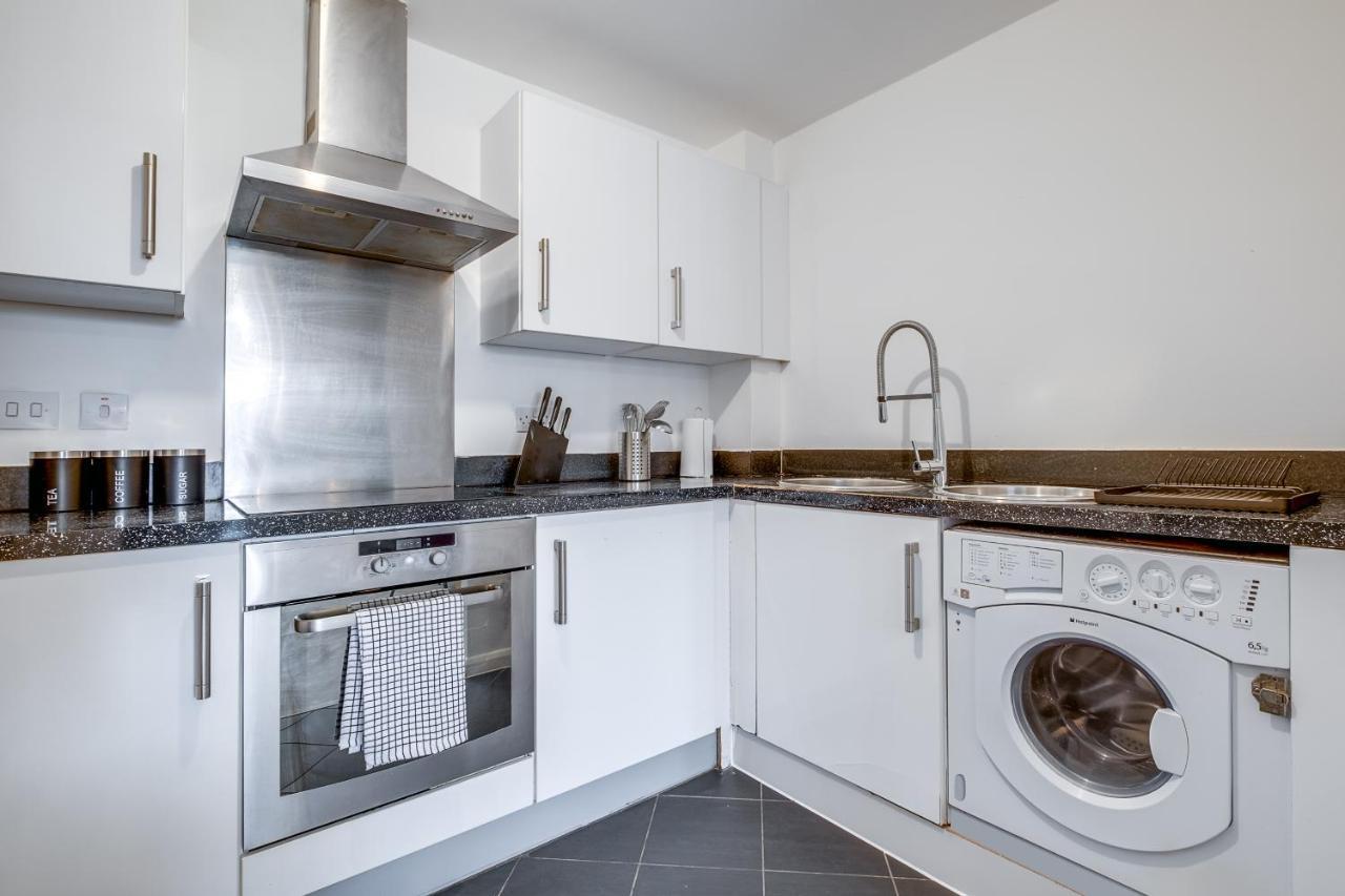 Stylish 4Th Floor 2 Bedroom En Suite City Centre Apartment With Parking By Azura Nights Birmingham Kültér fotó